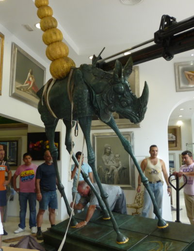 José-Ángel-y-escultura-de-Dalí-en-Sameer-Gallery